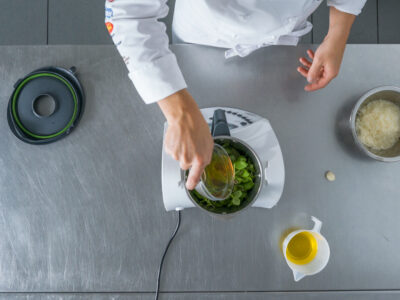 Pesto aus Spinat und Feldsalat 